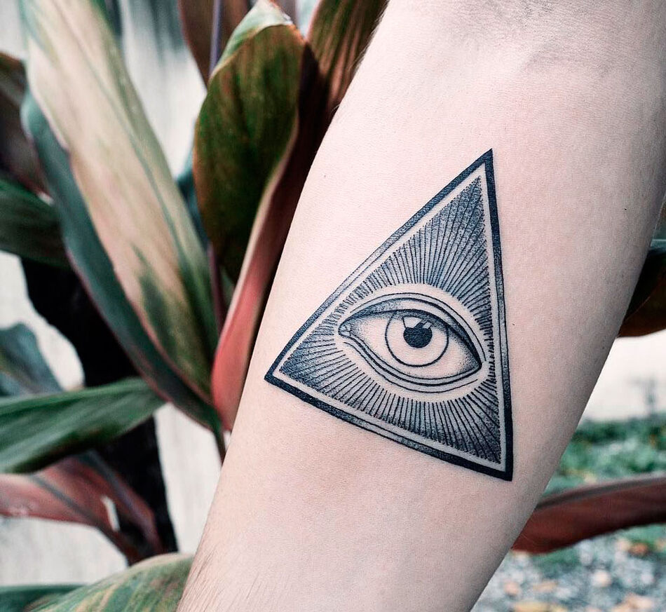 Идеи тату Всевидящее око: 30+ фото и эскизов, значение татуировок